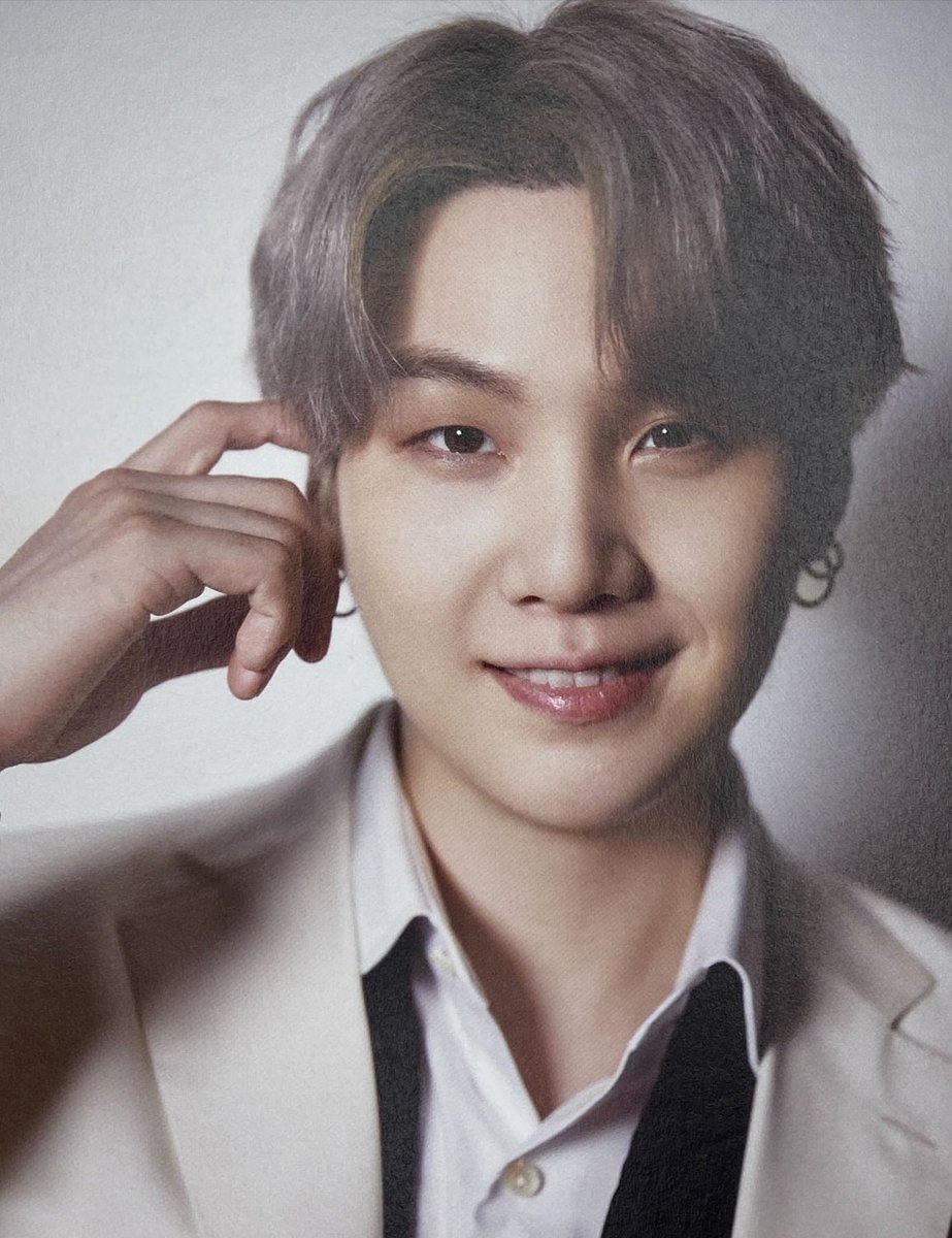 yoonkookari's tweet photo. #SUGA / #YOONGI : The Fact BTS Photobook Special Edition 2021, Life of Suga (1/5)

repost 👌, please credit!

#BTS #BTSARMY #Suga #MinYoongi https://t.co/Dq33XST0Mp