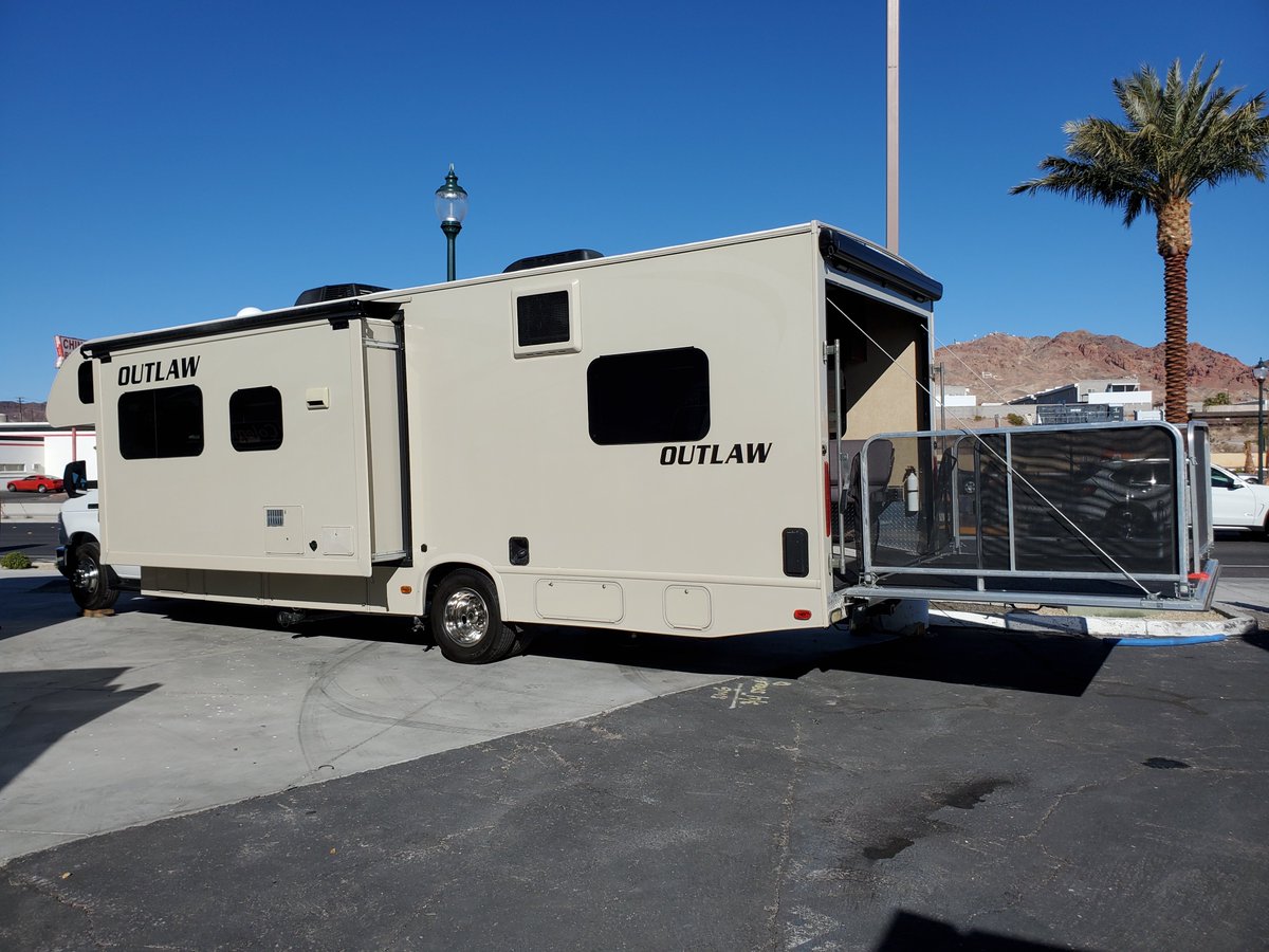 2016 Thor Motor Coach Outlaw 29H Class C Toy Hauler. Low mile Class C Toy Hauler in excellent condition. For more info visit: https://t.co/QLGxPhbw0G #toyhaulers #classc #rvs #ford #camping #outdoors #adventure https://t.co/S4uqNAwqSn