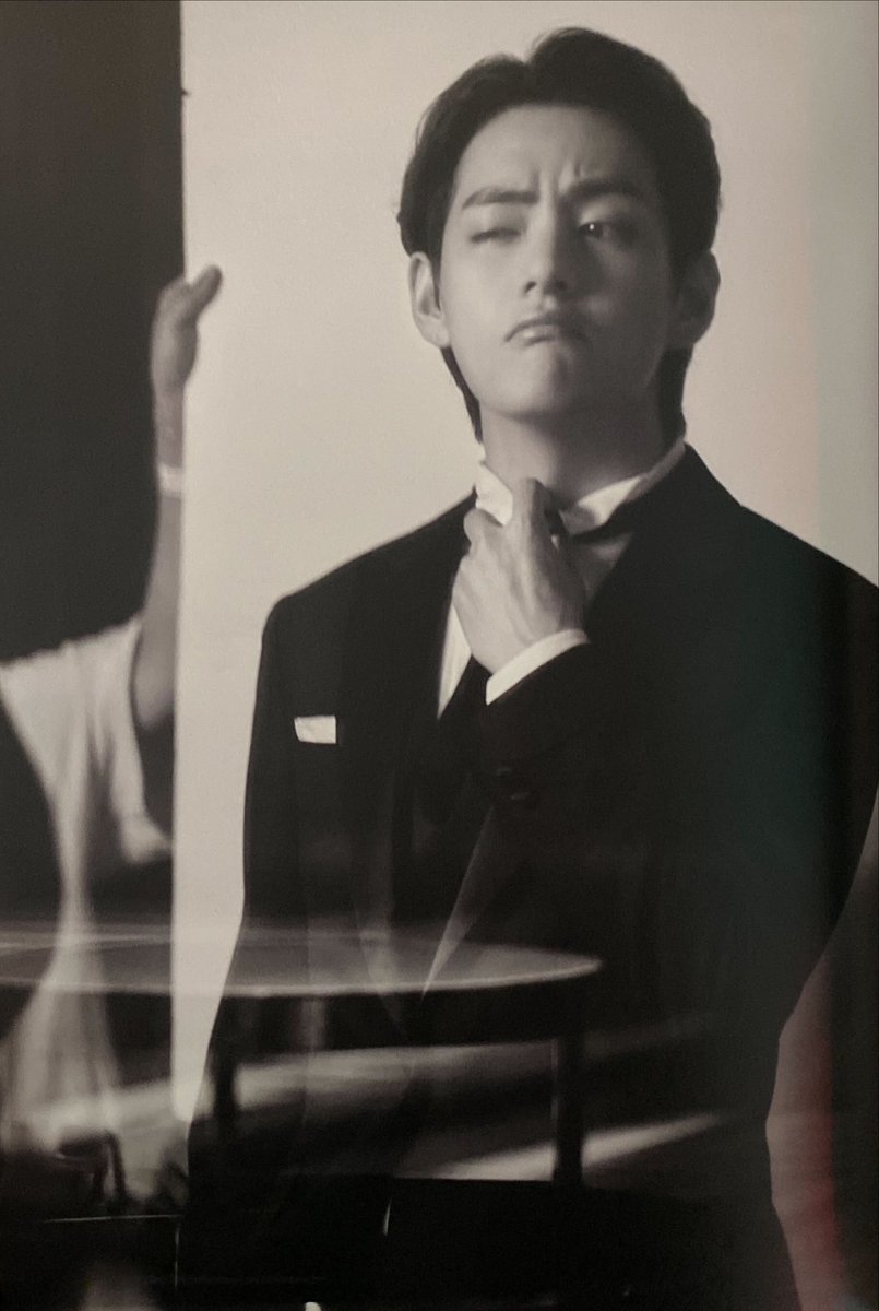 yoonkookari's tweet photo. #TAEHYUNG: The Fact BTS Photobook Special Edition 2021, Life of Taehyung (1/4)

repost 👌, please credit!

#BTS #BTSARMY #V #KimTaehyung https://t.co/xnjcZw9XJQ