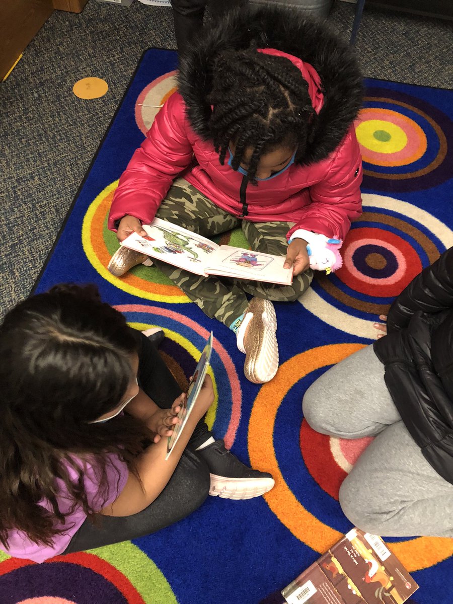 Mason_rm9's tweet photo. We loved reading with our buddy room today!💜@PrincipalGCE @GCEgators @BoHill24 @WayneTwpSuper https://t.co/oJEwAgkpuo
