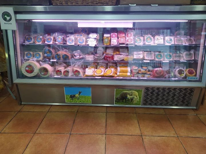 ¿Has visto la selección de quesos de Cádiz que tenemos?
Cabra, oveja, mezcla, semi, curado, viejo...
#quesosdecadiz #queso #cabrapayoya #lacuevadeliberico