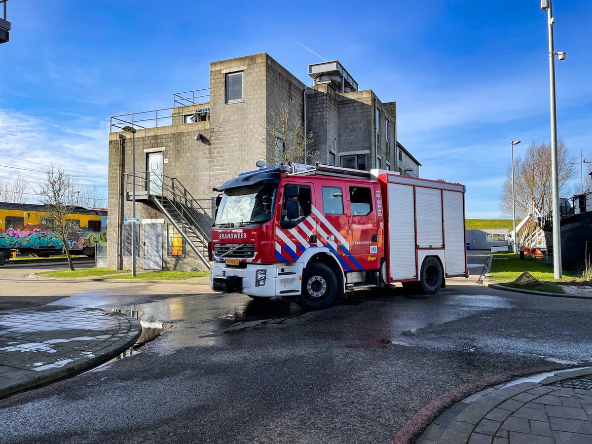 Vandaag zijn we met een deel van onze ploeg naar het oefencentrum <a href="/SpinelNL/">Veiligheidscentrum</a> geweest. Omdat de ploeg niet helemaal compleet was door ziekte hebben collega’s van <a href="/BrandweerZBL/">Brw Zuid-Beijerland</a> en <a href="/BrandweerNBL/">Brw Nieuw Beijerland</a> onze ploeg aangevuld. Bedankt hiervoor