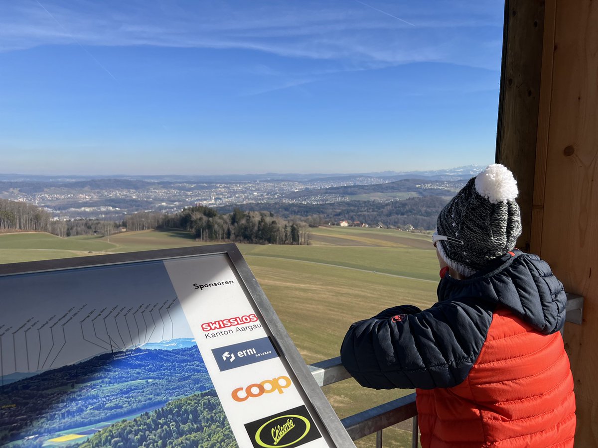 BRizzardi's tweet photo. Eine 🥾🥾 auf den Hasenberg und an den Egelsee gemacht. Schön wars. ☀️😍 Die Sonne täuschte allerdings. Es war ziemlich kalt. 😨
#wanderung #hasenberg #egelsee https://t.co/lQ2BAjYScL