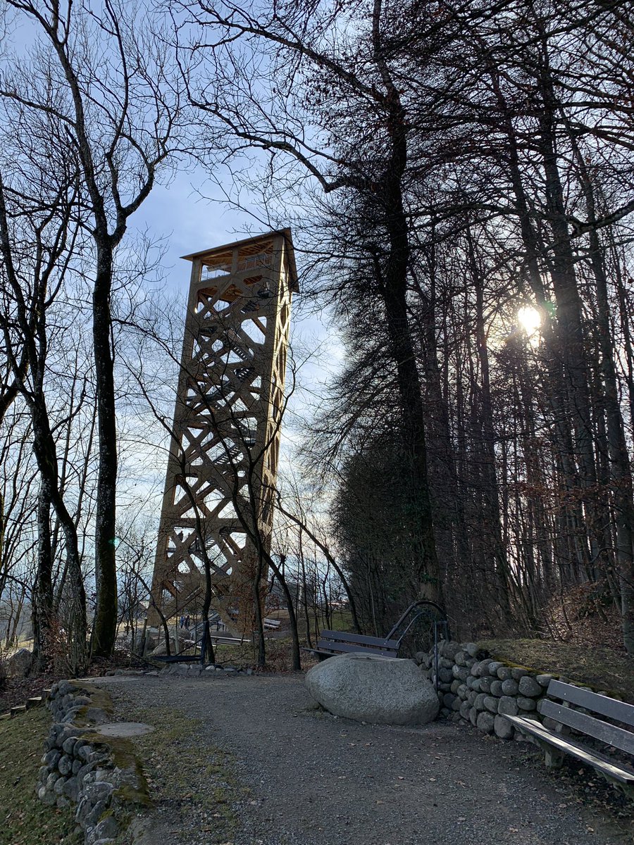 BRizzardi's tweet photo. Eine 🥾🥾 auf den Hasenberg und an den Egelsee gemacht. Schön wars. ☀️😍 Die Sonne täuschte allerdings. Es war ziemlich kalt. 😨
#wanderung #hasenberg #egelsee https://t.co/lQ2BAjYScL
