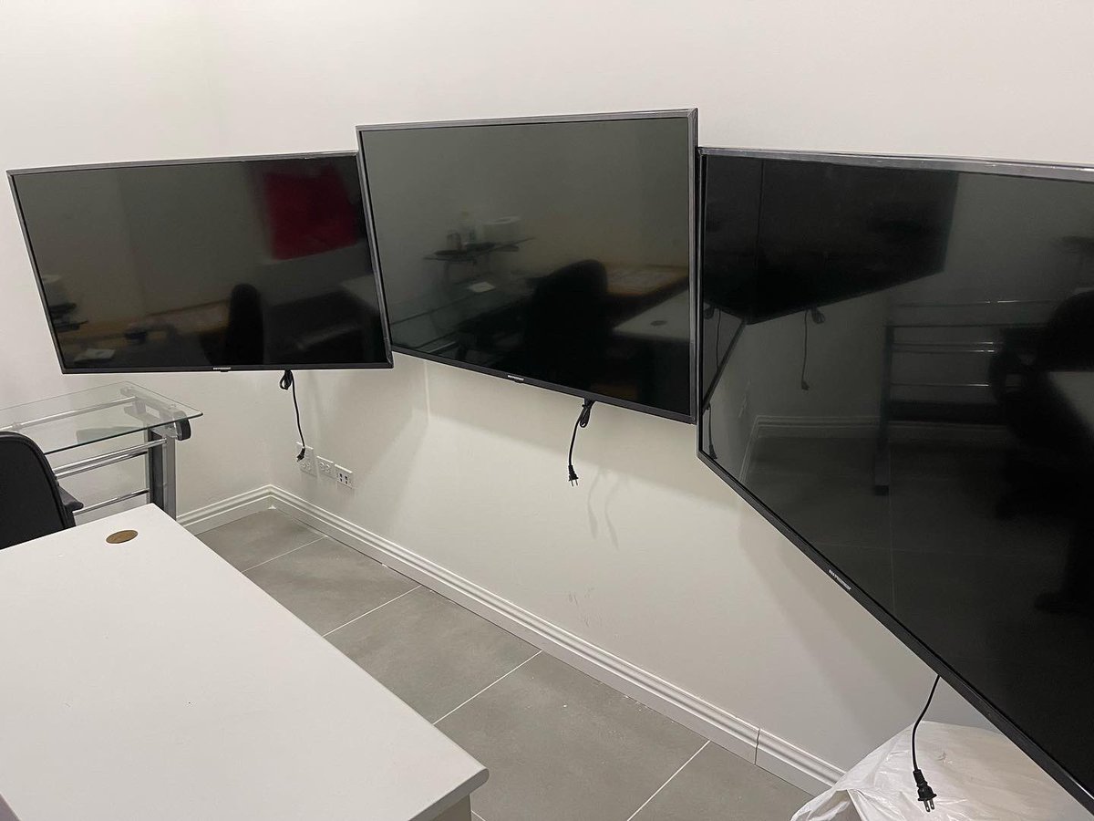 BusinessPartn19's tweet image. Centro de Monitoreo #cctv #alarma para tiendas, #100 % personalizado.

Business Partner Corp👨🏼‍💻🧾🛡🦠🛒📞📡
#businesspartnersc #businesspartnerscv #bpc #business #technology #software #support #proactive #predictive #homeoffice #cctv #hikvision #hp #dahua #retail #security #panamá