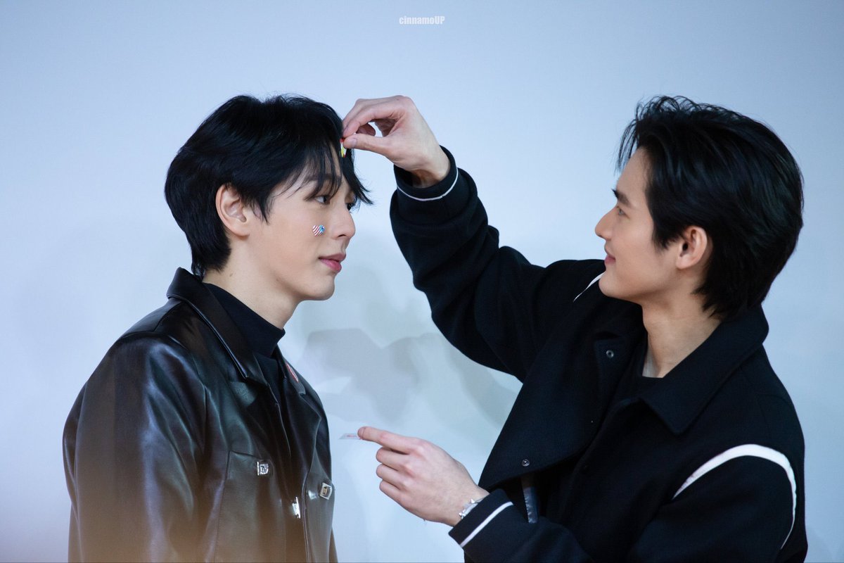 kriuzup's tweet photo. I feel like valentine's day is gonna be the end of me! What if we got a marriage proposal clip?! 🤡😂
#KaoUp #Valentinesdayisallaboutkaoup #Poomi #BunnyCat #numberx9th #SibGene https://t.co/tFGVcoWAHz