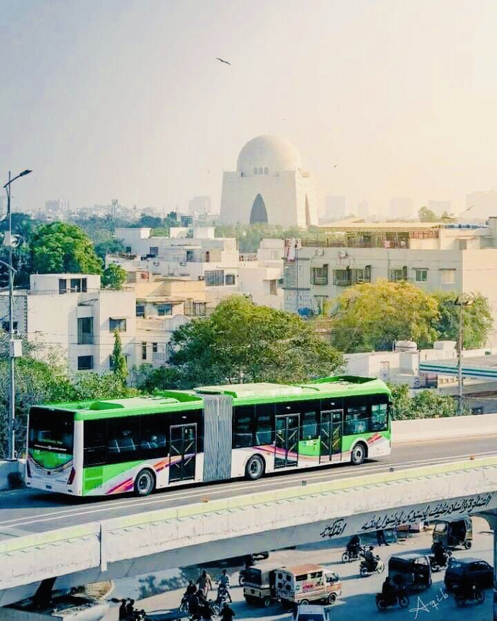 IJPMLN's tweet image. Thankyou @NawazSharifMNS❤️
#GreenLineBus 
#Karachi