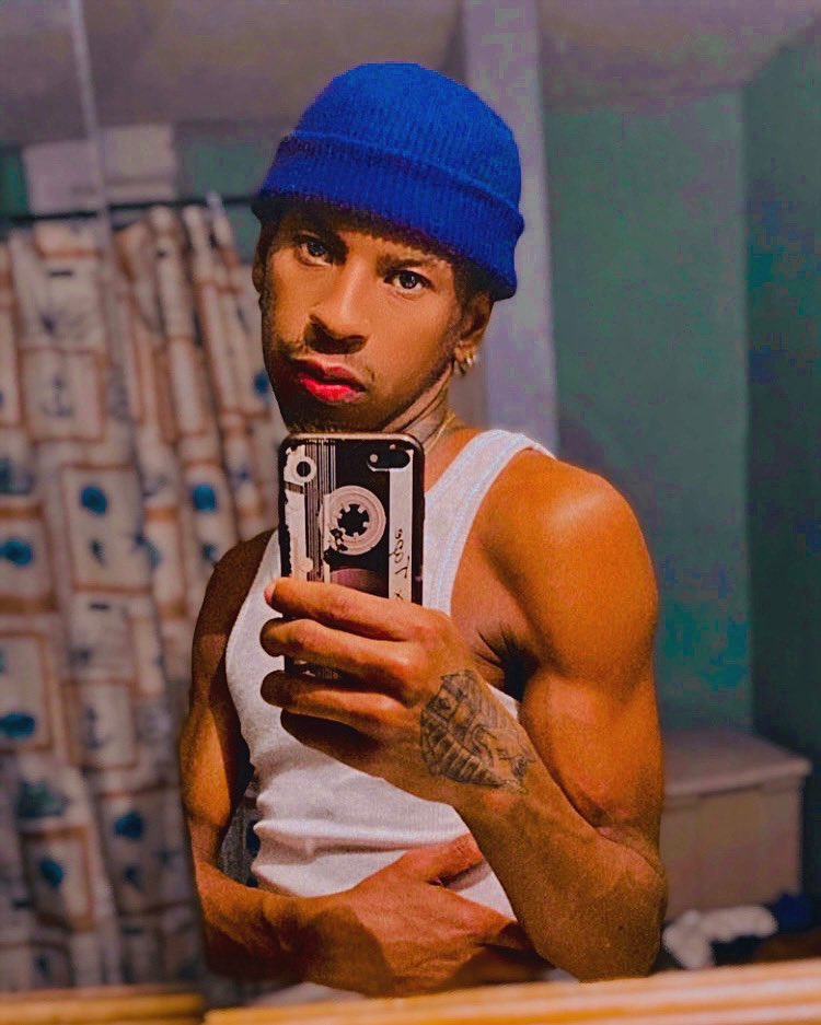 ShyTheeDiamond1's tweet photo. Flexin like my daddy https://t.co/xCQTIpNhJU
