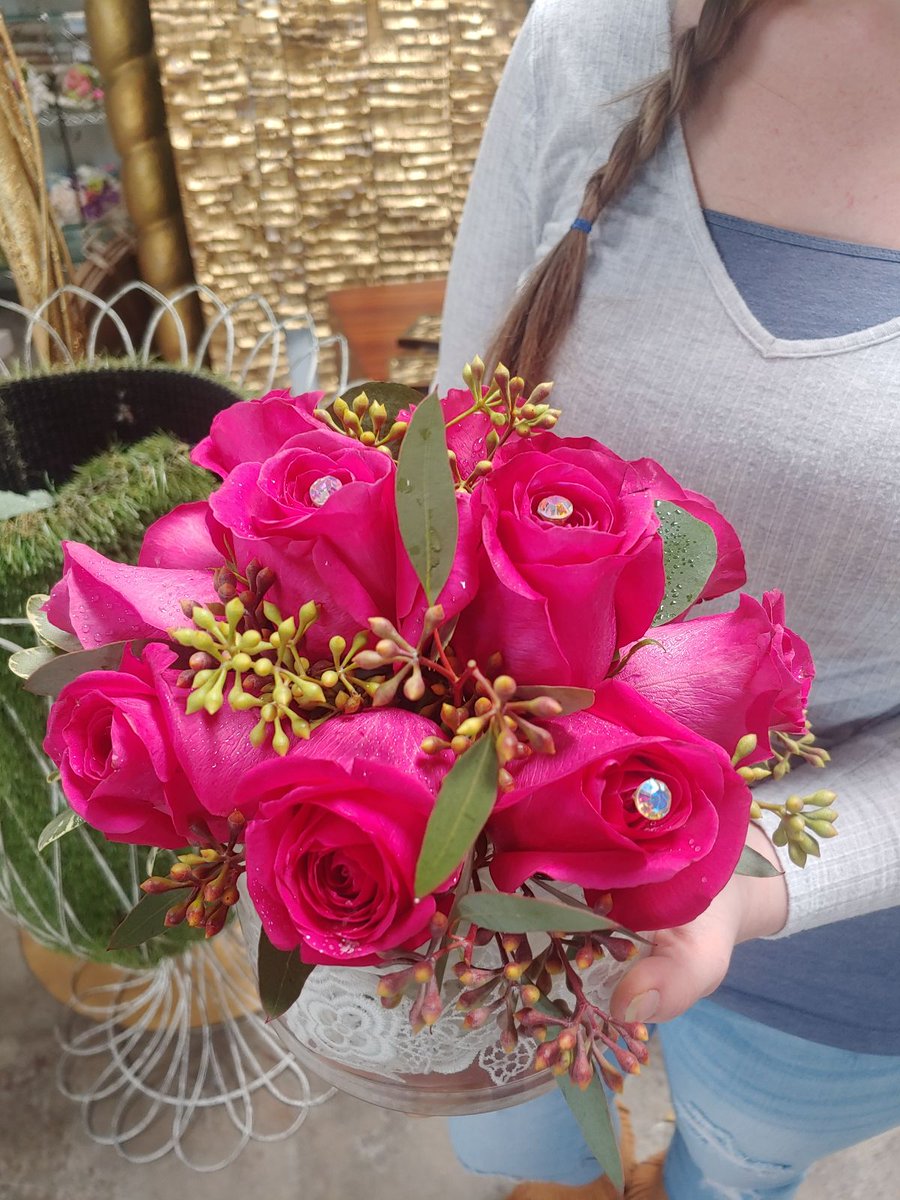 NewLeafOKC's tweet photo. We want to introduce you to one of our newest designers  . Her she is displaying "Cinderella's Crown", one of our most popular Valentine's Day arrangements.
Click the link below to order one for someone special this year!
https://t.co/cQ2Do53Gde https://t.co/pzX1mtIy6y