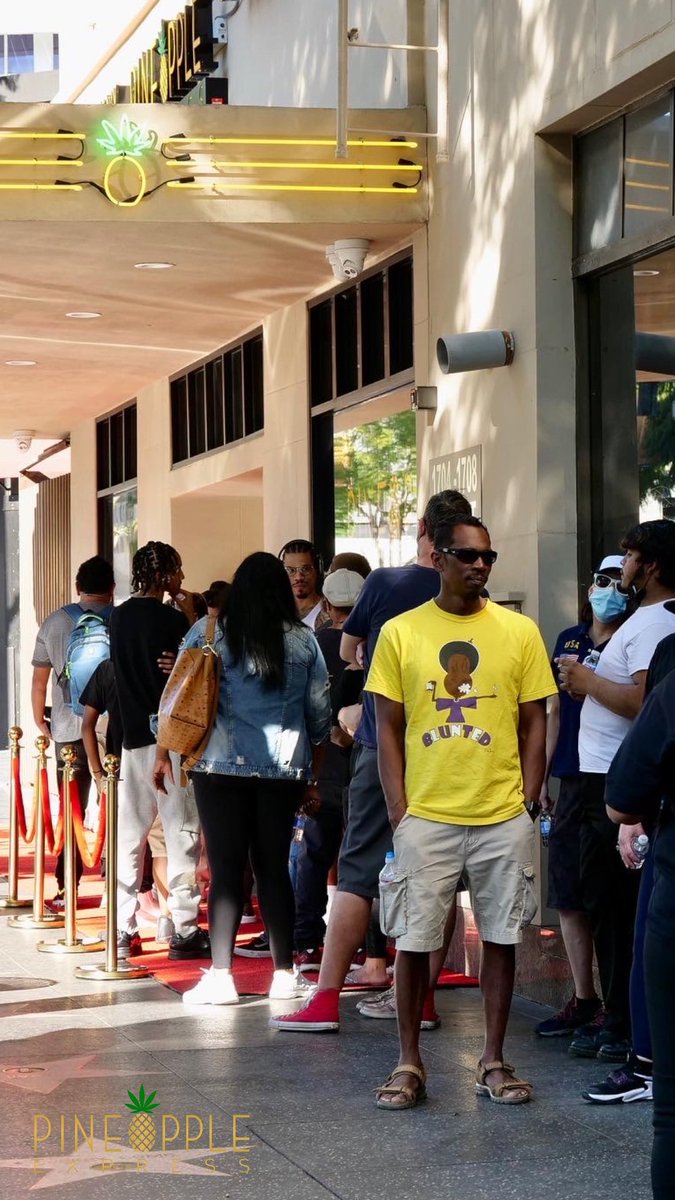 nextjenco's tweet photo. From all of us at Pineapple Express - thank you for all the love, patience, support and most of all trust! @pnplexpresshwv grand opening was a huge success! 🌿💨🍍
#hollywood #dispensary @2chainz 
#2chainz #pineappleexpress https://t.co/1kECEIStGb