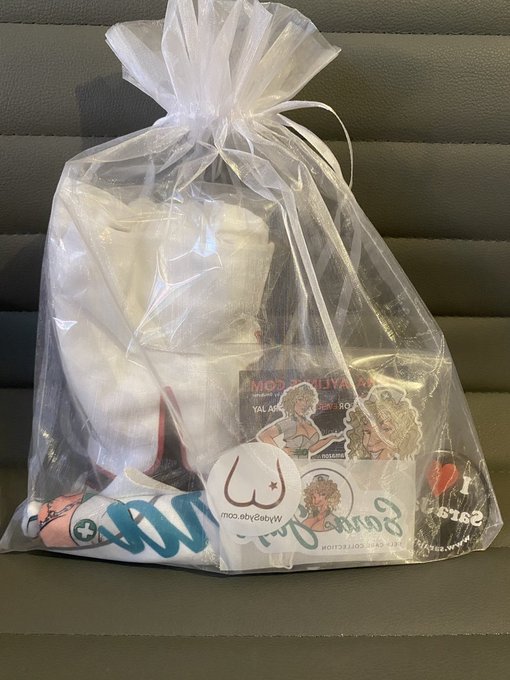 😍 New Essential Fan Packs FEBRUARY edition just dropped!  Exclusive new sticker drop every month; collect<a href="/tag/live"class="tags"><span>#live</span></a>