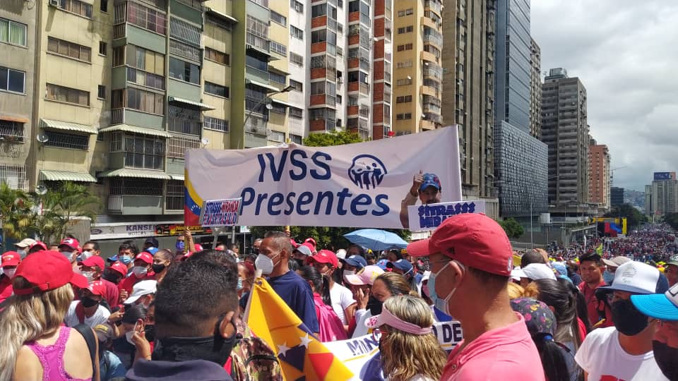 Fenasirtrasalud's tweet photo. #JuventudLealYPatriota @NicolasMaduro @MagaGutierrezV @Fenasirtrasalud Movimiento Sindical Activo y Movilizado #12Febrero https://t.co/ZwAMcpvHf6