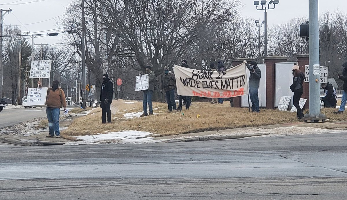 CapitalistExploitee tweet media