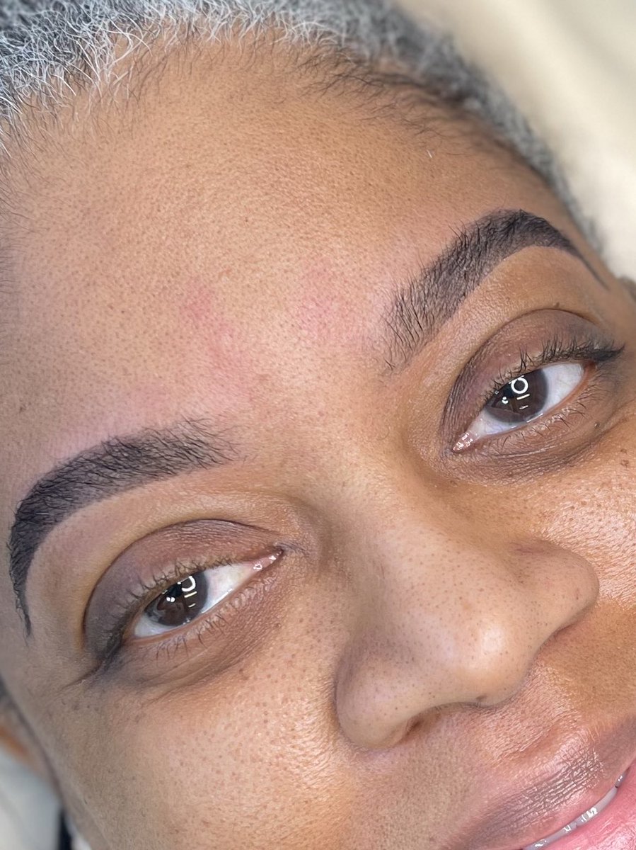 Baby this wax and tint before and after!??? I’ll be accepting new clients until March 15th. Book now!