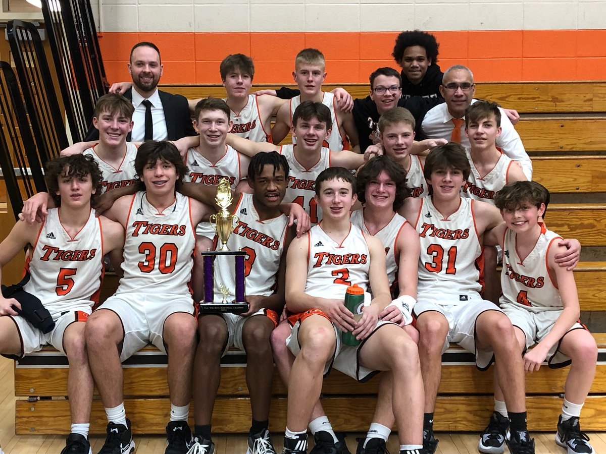 Warsaw_Tigers's tweet photo. Freshman Boys Basketball brings home the NLC Tournament Championship today! https://t.co/vU3o5WlHQl