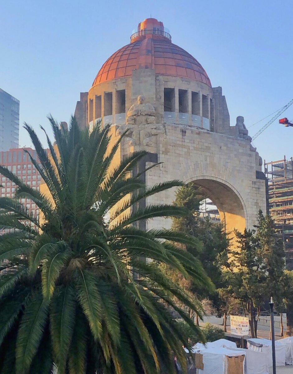 itgard's tweet photo. Me independicé de mis papás, me mudé de ciudad, vivo frente de uno de mis edificios favoritos, me page mi primer viaje sola, conseguí mi primer trabajo, me dieron un asenso a los 4 meses, he remodelado más de 15 departamentos en cdmx y próximamente un edificio completo https://t.co/rtAeJPLlNR