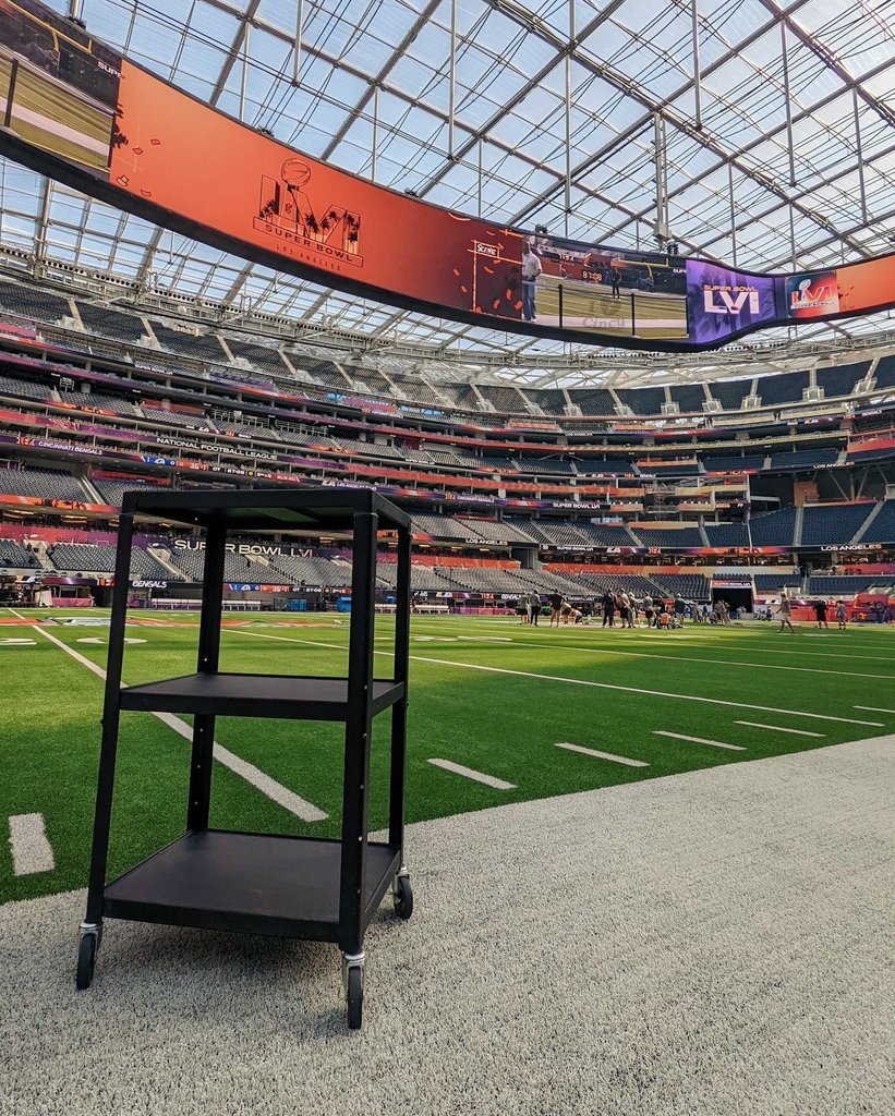 CincyProblems's tweet photo. THE MIC CART MADE IT TO LA! 🙌 #SBLVI https://t.co/tbgzWxxBKx