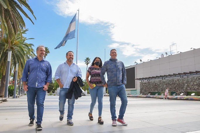 MatiasStevanato's tweet photo. Junto a @AleBermejoMza, @bartolomerobles y @LizanaGaby nos reunimos en San Martín para coordinar agendas de trabajo priorizando el bienestar de todos los mendocinos/as. En este 2022 seguiremos impulsando políticas de producción que potencien el crecimiento del Este mendocino. https://t.co/KSY2ygZpzX