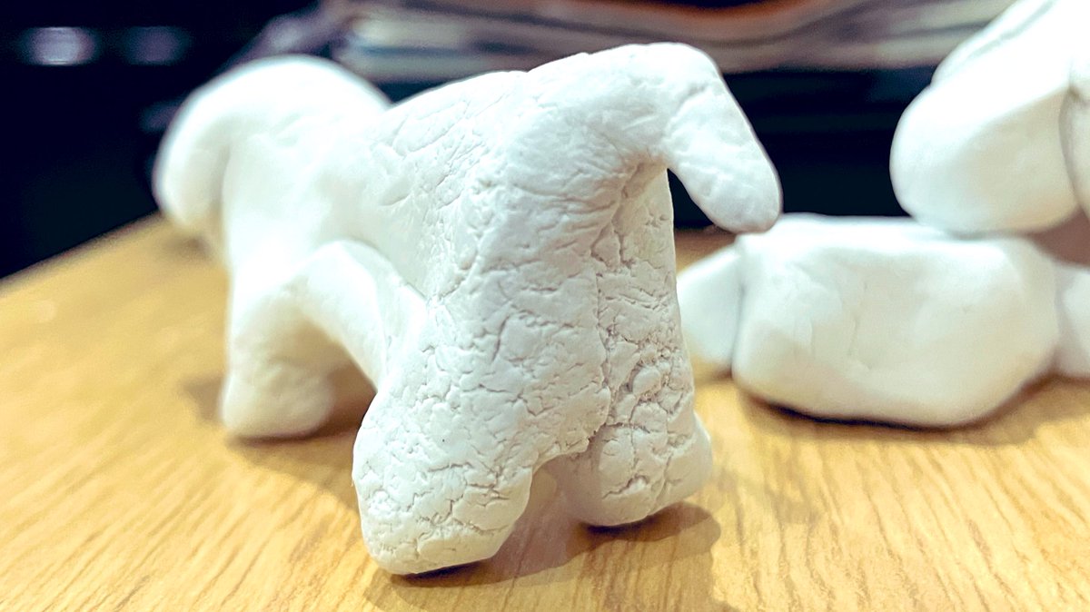 cappuri_n's tweet photo. 紙粘土でりんちゃんを作りました。
まゆちゃん作
私のは奥にあるガラクタ？？
 #CAPPURI_N
 #紙粘土
 #ガラクタ？？
 #YouTube https://t.co/NDmKa0iG7E