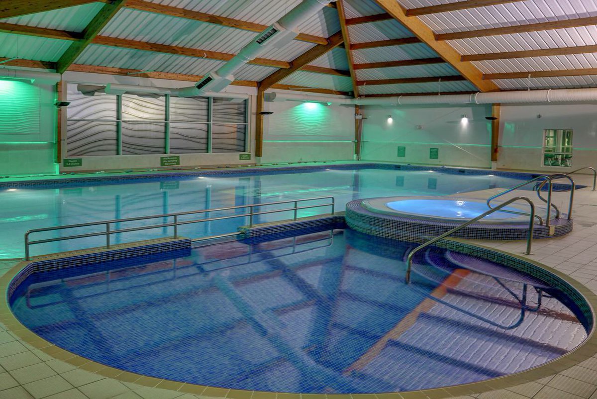 KingsManorHotel's tweet photo. Take a look at our beautiful swimming pool 😍. Members and residents all welcome! Plus we’ve got a sauna and steam room, in case you weren’t feeling relaxed enough 🧖‍♀️. Call 01316690444 to find out more about membership. https://t.co/elF9njZ0C0
