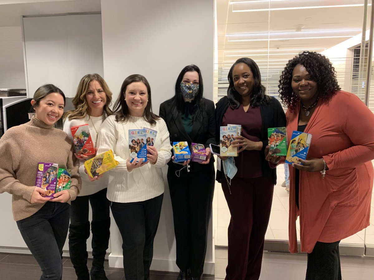 StreamRealty's tweet photo. Our Community Involvement Program donated $2,500 to Troop 7999 of the @GSNETX for 486 boxes of cookies. #StreamDallas employees could pick up 2 boxes each to snack on during the past week.
#TheGivingStream #Nonprofit #Charity #StreamCulture #StreamCRE #GirlScoutCookies https://t.co/Mc98a29utC