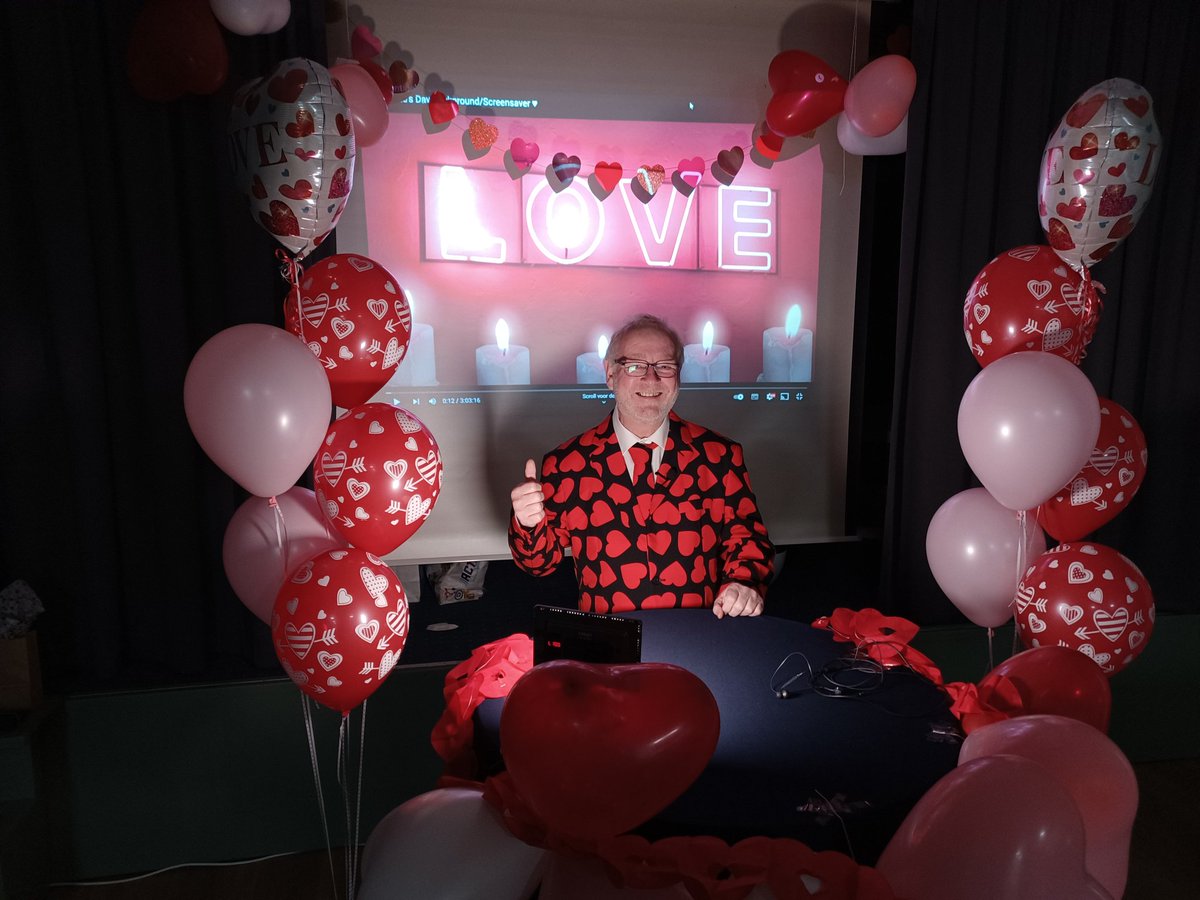 Vanavond als Dr. Love de online Valentijn Muziek Bingo van OEV Abbenes presenteren. Gaat weer een super gezellige avond worden.  Veel plezier en lekker meezingen. Te volgen op twitch.tv/oevabbenes