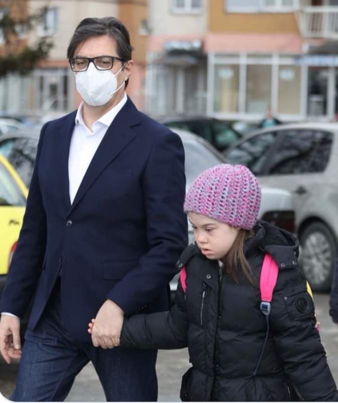 Patrick_Klaud's tweet photo. We need Servant Leaders like this! In North Macedonia, an 11 yr old girl with Down syndrome was bullied by classmates and removed from class when other kid’s parents complained about her. So the nation's President traveled to her city and personally escorted her to school! #PKAI https://t.co/onll9Xot5u