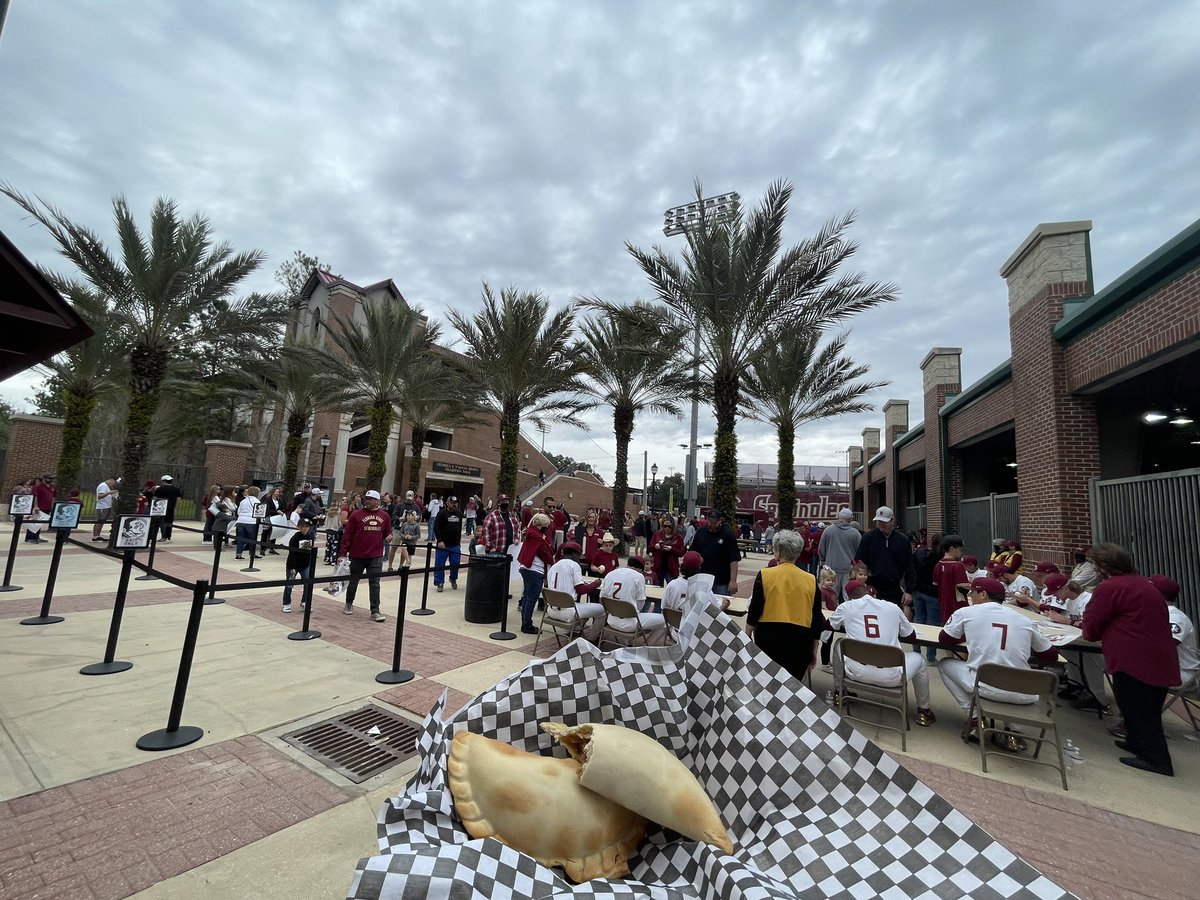 Brisas's tweet photo. Hi @FSUBaseball, nice to formally meet you!!! #GoNoles!!! https://t.co/fOJcpuGW23