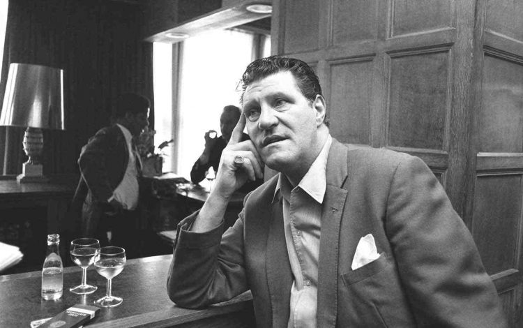 TommyCooperJLT's tweet photo. The one and only Tommy Cooper. #LongLiveTC https://t.co/ZjSTFKg887