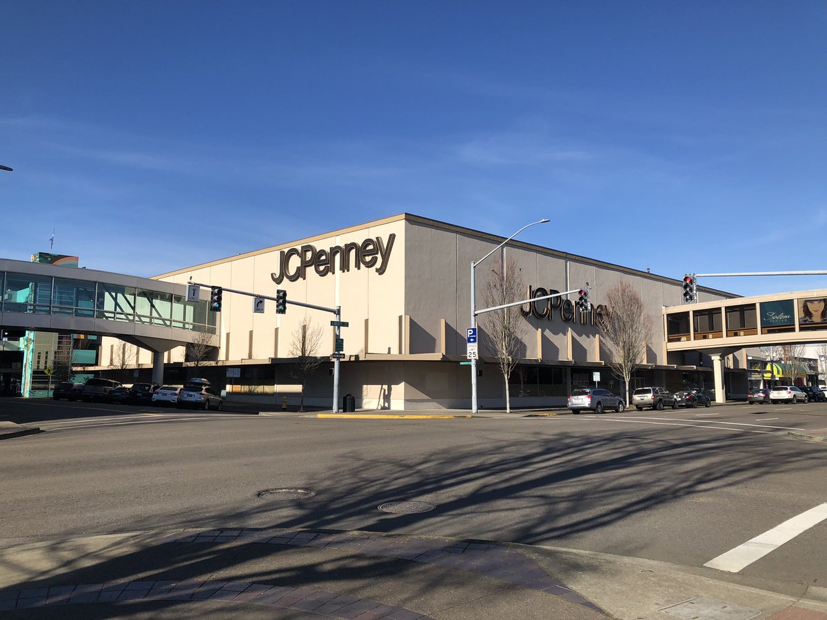 ExploresRetail's tweet image. Abandoned JCPenney in Salem, Oregon. The building got sold in September 2021. There were some work going on inside. A few months later, it is currently for sale once again. My assumption is that there had to be a disagreement between the landlord and the previous new owner.