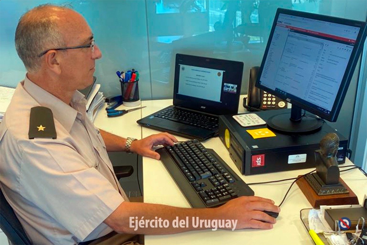 EjercitoUy's tweet photo. El #EjércitodelUruguay participó a través del @Sinae_oficial en el ejercicio del Mecanismo de Cooperacion de Desastres #MECODEX-22, evento virtual organizado por la #JID, junto a 16 países y agencias involucradas en la prevención y mitigación de desastres naturales. https://t.co/sN97YC1csC