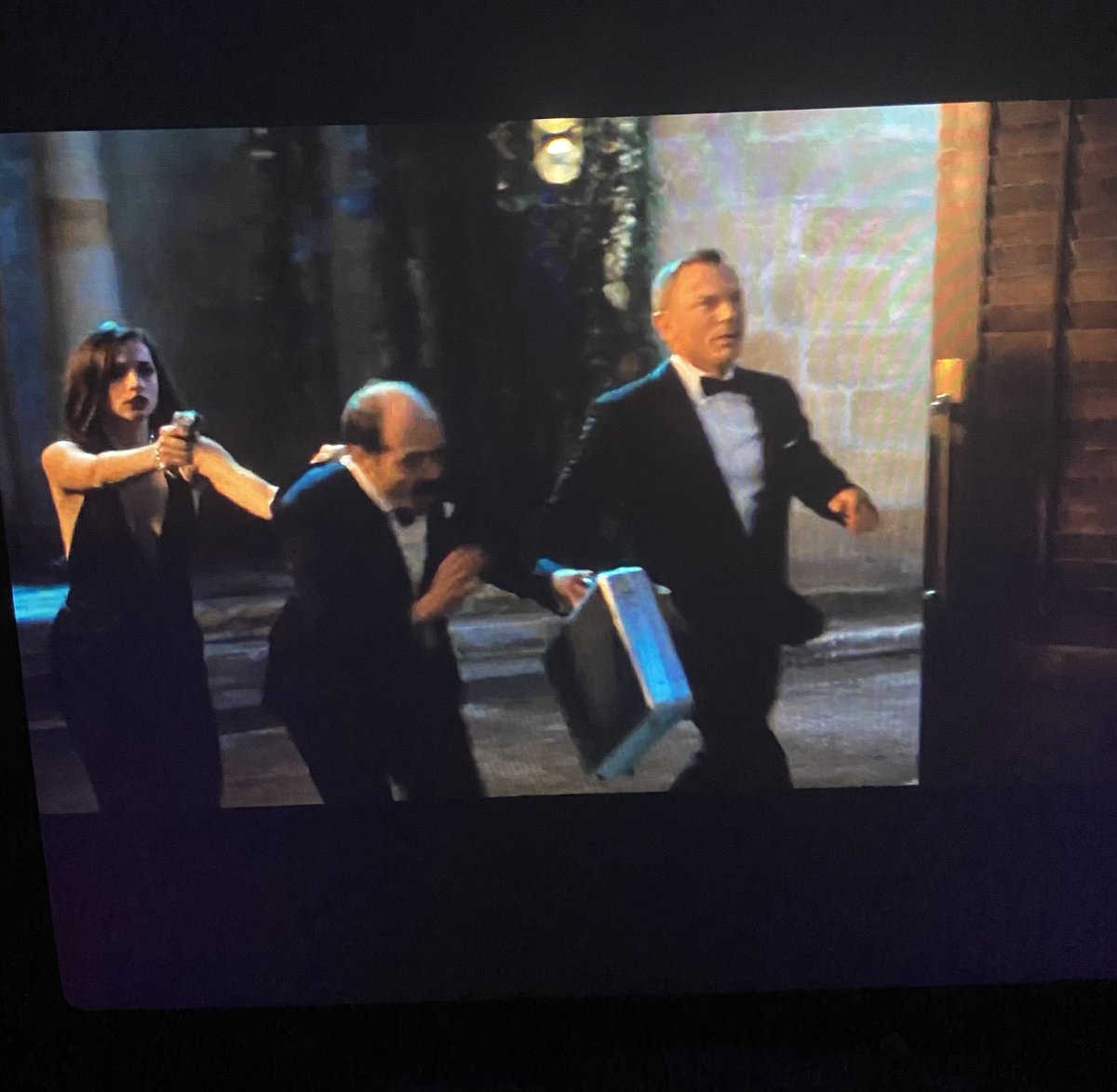 James Bond gucken
Schönes Wochenende euch🙂