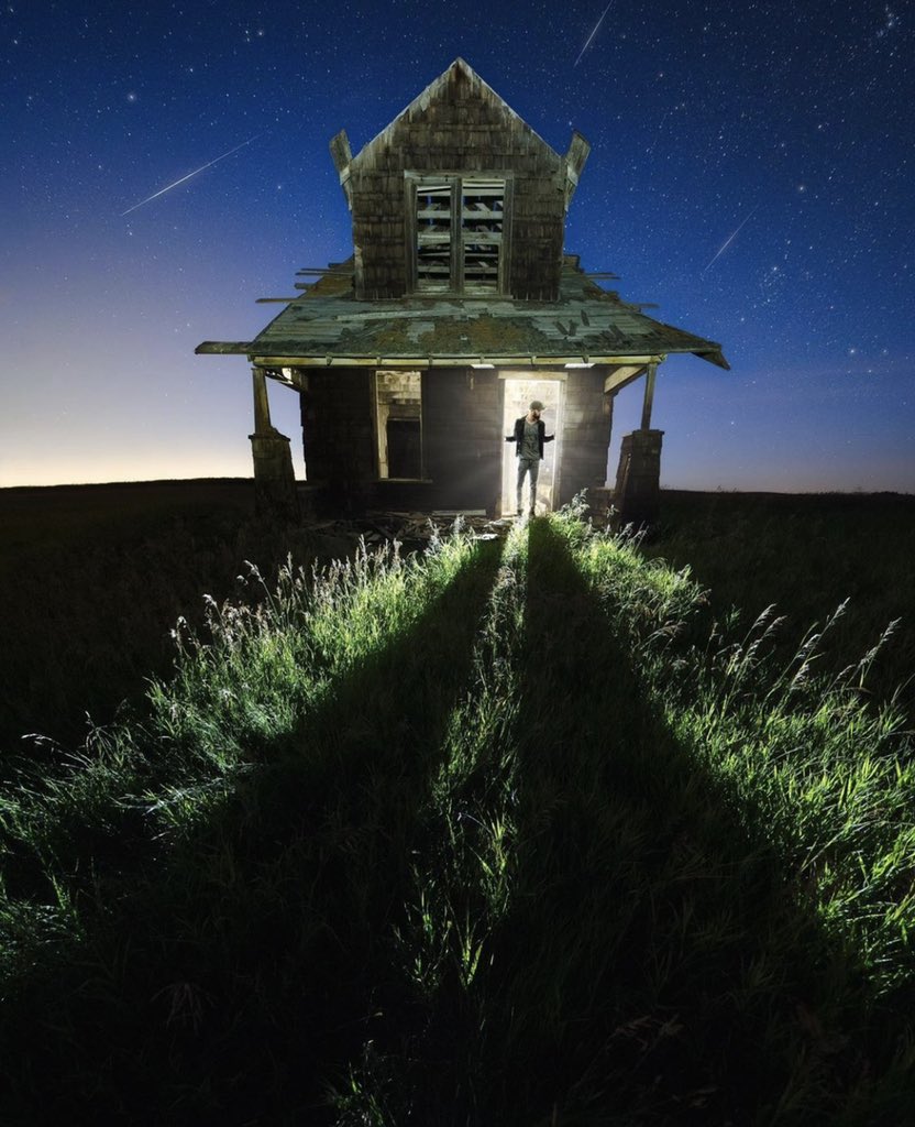 The Forbidden House 👻

Behind the shoot story 📸 🧵