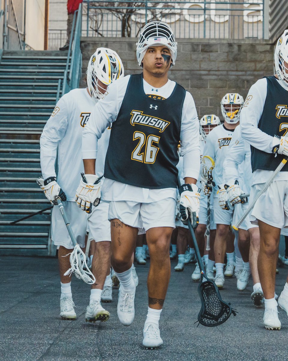 Gonna start handing out ratings for player fits / overall swagger

This is the pinnacle… Koby Smith is 100/100

Asymmetrical eye black, high shorts, THIGH TAT, murdered long pole, calf sleeve on one leg because he has a SHIN TAT on the other one