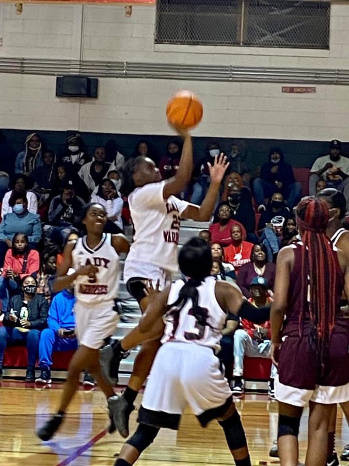 CONGRATULATIONS to Lady Warhorses <a href="/MakaylaCreech3/">Makayla Creech</a> and <a href="/AusheonaH/">Ausheona Hammonds</a> for their ALL-REGION honors!!! Way to hang tough this season ladies! #Warhorsepride🐎🐎🐎