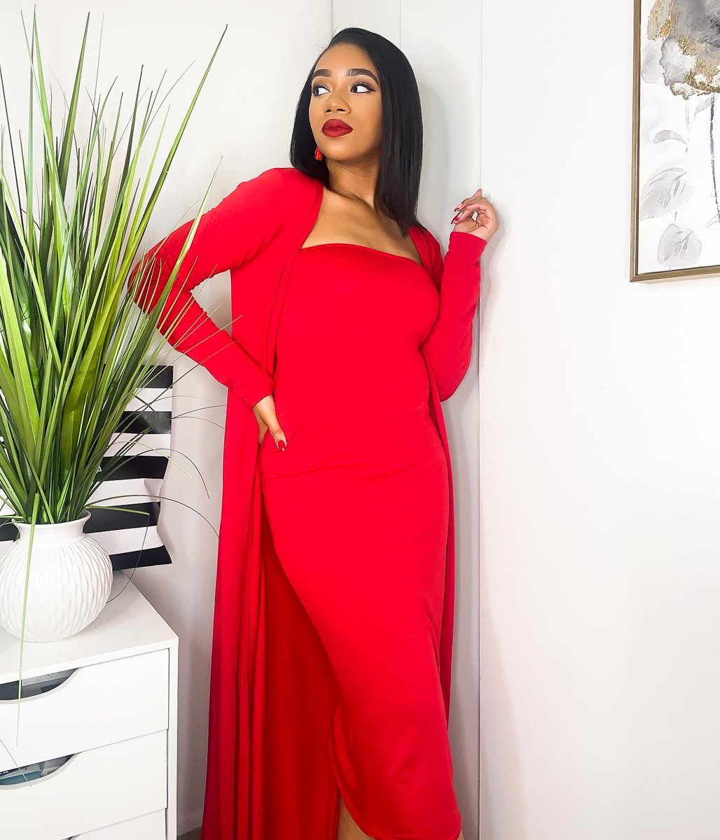 BeautifulEnc's tweet image. Lady in red ❤️ #ValentinesDay2022