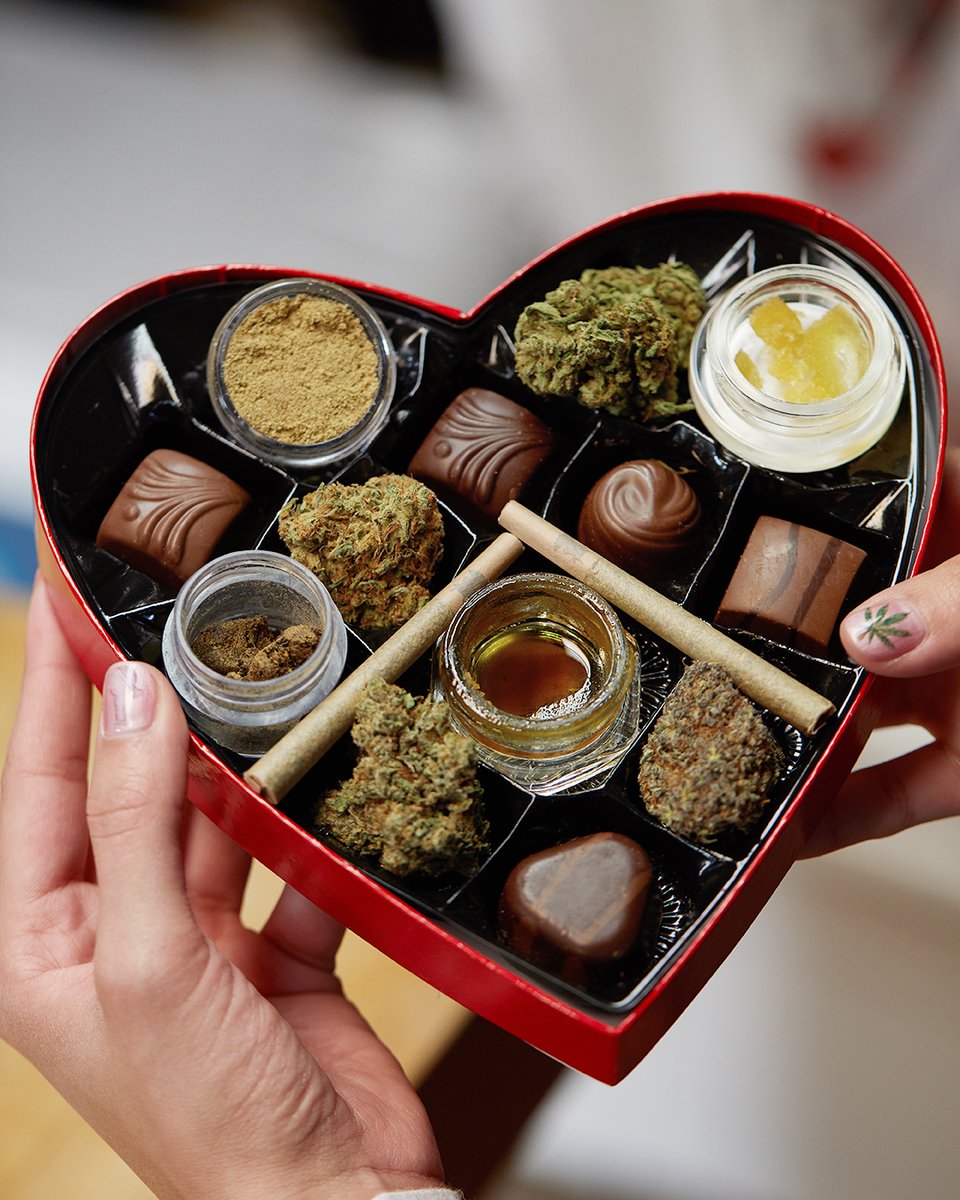 Life is like a box of c̶h̶o̶c̶o̶l̶a̶t̶e̶ cannabis...

You always know it'll make you smile 😏 💝