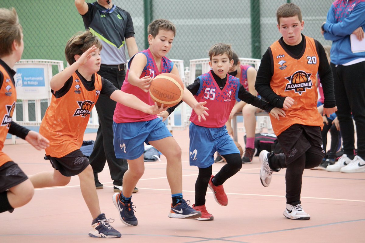 675Academia's tweet photo. 📷 ¡Qué buen ratito hemos pasado esta mañana jugando a #Valorcesto @FAB_Malaga con nuestros amigos de @cdMaristasMlg! Ha sido un encuentro intenso lleno de lucha y deportividad en la categoría #PreminiMixto.
🟠⚫️ #Academia675 #Proyecto675 https://t.co/n5qgbKEQuo