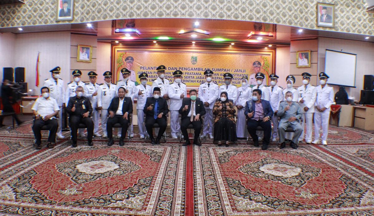 bkpsdmrohil's tweet photo. Pelantikan dan Pengambilan Sumpah / Janji Jabatan Pimpinan Tinggi Pratama, Jabatan Administrator dan Jabatan Pengawas serta Jabatan Kepala Puskesmas di Lingkungan Pemerintah Kabupaten Rokan Hilir. https://t.co/imTbjzW37l