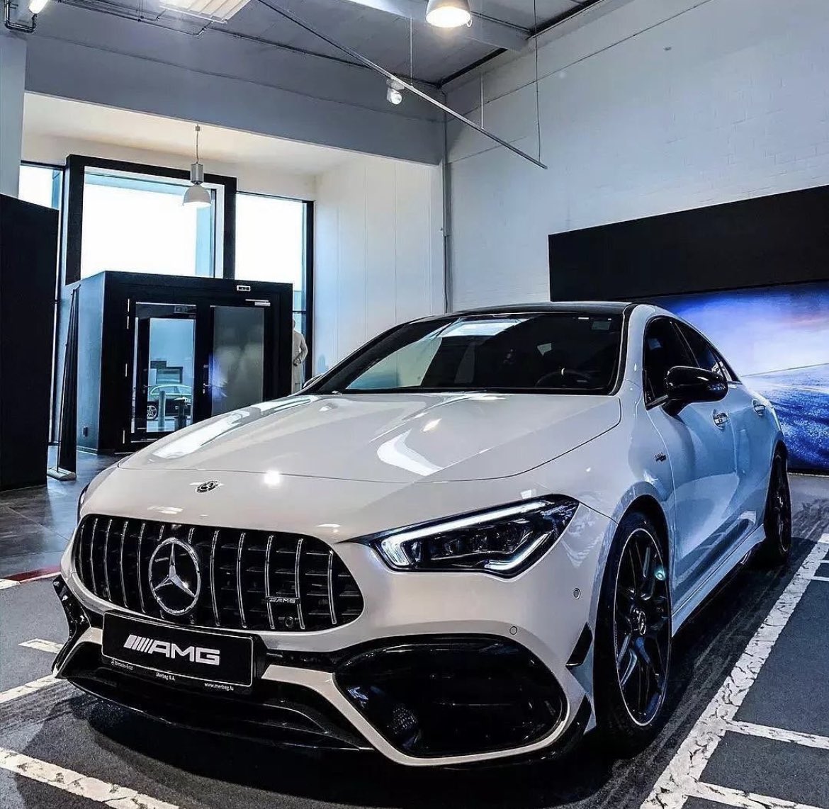 LUXURY 🏁 tweet media