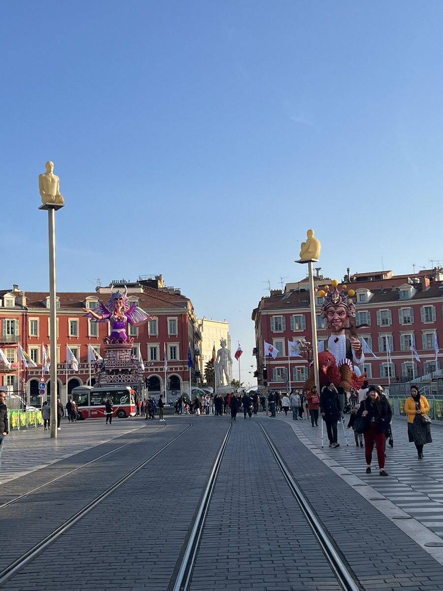Journée sur le thème du <a href="/NiceCarnaval/">Carnaval de Nice</a> 🎉 avec les influenceurs locaux et régionaux en collaboration avec <a href="/VisitCotedazur/">Côte d'Azur France</a>. Ce soir, premier corso nocturne sur la Place Masséna… la fête va bientôt commencer 🤩

#ExploreNiceCotedAzur #CotedAzurFrance #NiceCarnaval #ILoveNice