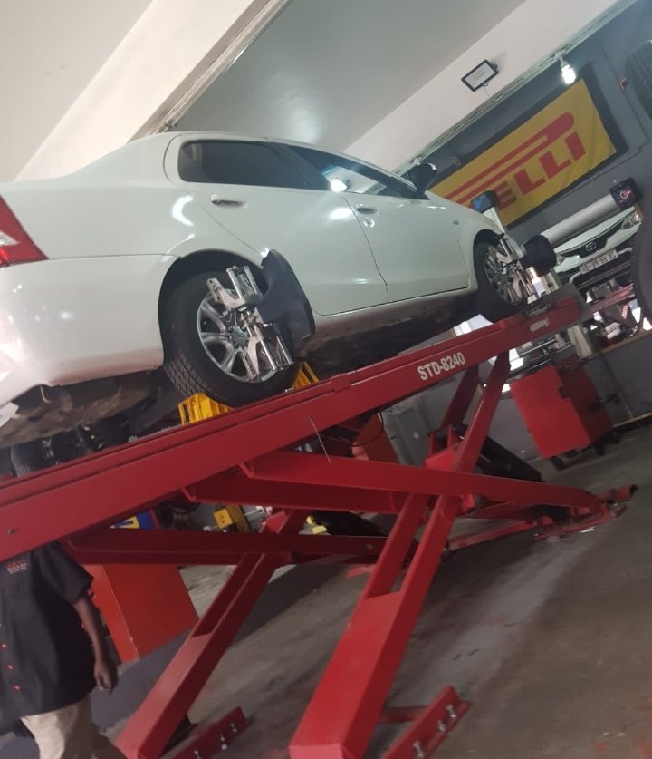 🔺️EMERGENCY!!

PLEASE HELP!!

Stolen car. It was Stolen today around 2 at
33 De korte street   Braamfontein Toyota Etois 2018

Please help us find it....Please RT for awareness 🙏