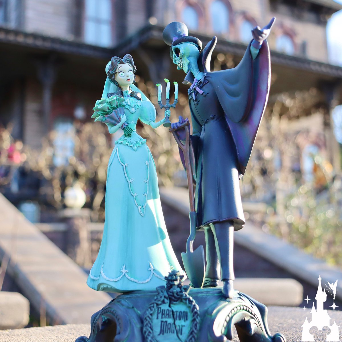 dlrpnc's tweet photo. [LIVE]

Since last Thursday, the figurine of Melanie and Henry Ravenswood inspired by Phantom Manor and created by Kevin &amp; Jody is available in a limited edition (1500 copies) in Harrington's, Thunder Mesa Mercantile and Art of Gallery stores (119€) ! 🏛✨🛍
 #DisneylandParis https://t.co/oZSgsJxO7Z