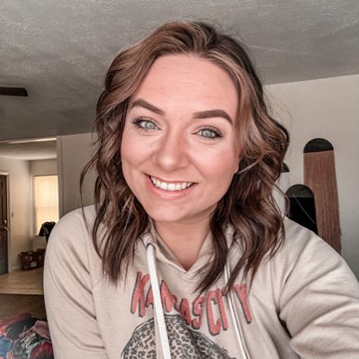Sjanda96's tweet photo. #NewProfilePic Since I’m no longer a blonde I guess I should update social media. https://t.co/q1wrWlsz1H