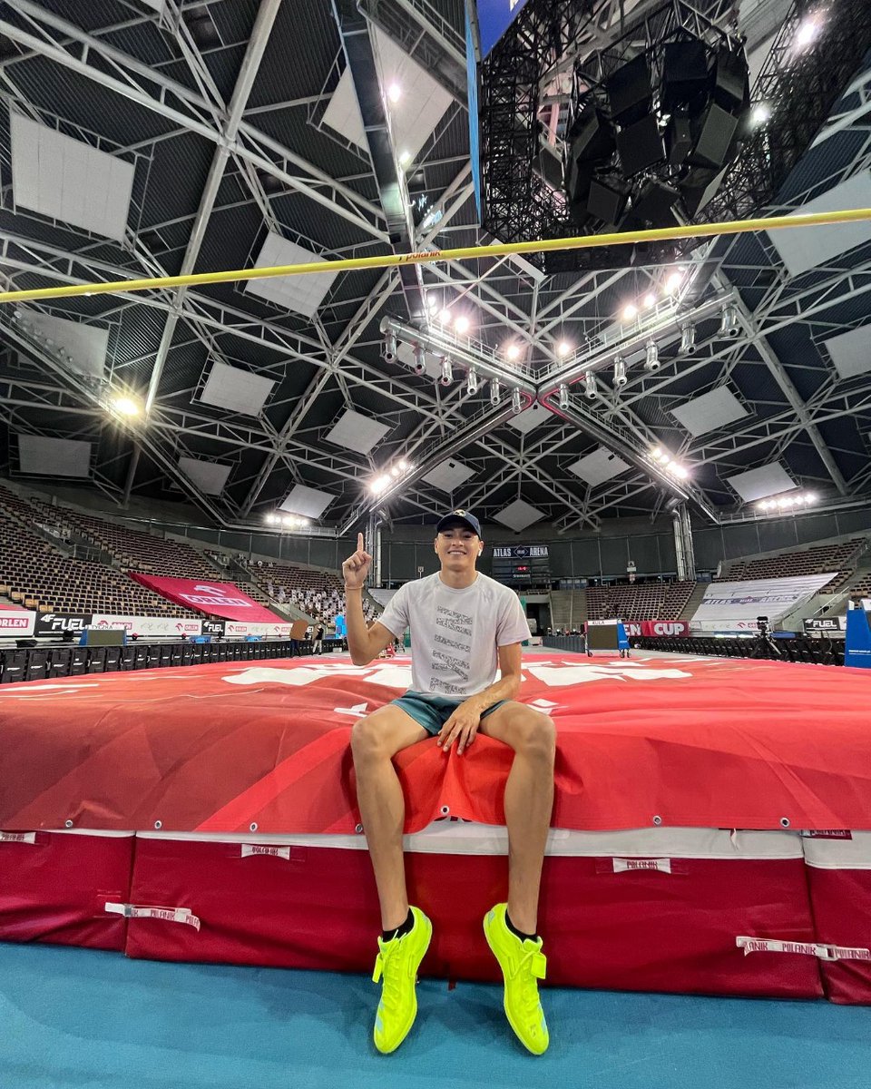AQAqro's tweet photo. GIRA EUROPEA DEL QUERETANO ERICK PORTILLO🇲🇽🏃🏻‍♂️
-Con mira al campeonato mundial de Serbia 🇷🇸 

Obtuvo el segundo lugar en la competencia #OrlenCup 2022 🥈con una marca de 2.18m

Crédito de fotos 📷: @UdinJump
#Atletico
#11Feb #Audiencias https://t.co/efmj0XID1v