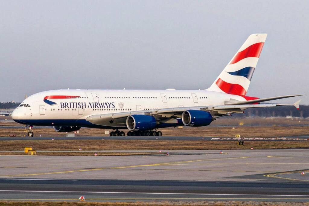 thomas_boon's tweet photo. So @british_airways managed to use the wrong runway, but I still managed to snap G-XLEF while she was taxiing for departure at @frankfurtairport #airbus #a380 #airbusa380 #flughafen #airport #frankfurt #frankfurtairport #airportfra #fra #eddf #britishair… https://t.co/sJ9jJ17p0b https://t.co/zPTbm6mVhw