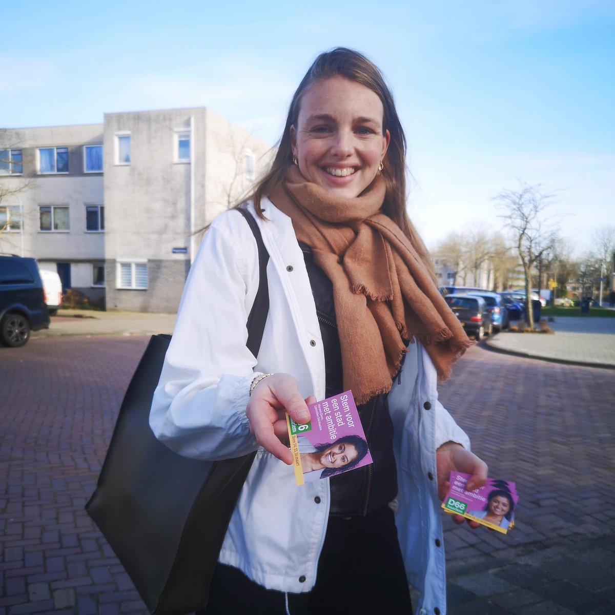 d66haarlem's tweet photo. Vandaag gingen we de straat op in Parkwijk 💚 Ga jij ook naar de stembus op 14, 15 of 16 maart?

#stadmetambitie #haarlem #GR2022 #D66 https://t.co/39s02kcSBu