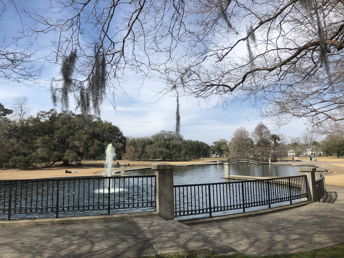SCAmandaKerr's tweet photo. Hampton Park is a treasure. Happy Saturday. #chs https://t.co/0anYefpsG1