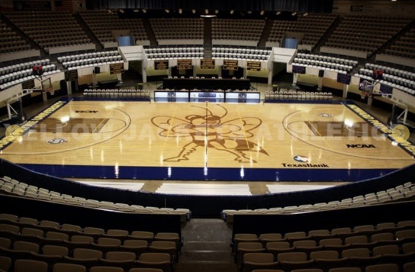 DBucketCole's tweet photo. Really thankful and blessed for the visit and offer to Howard Payne University! @Coach_Ebrom @ndalleh #stingem https://t.co/w1JrTxC5Kf
