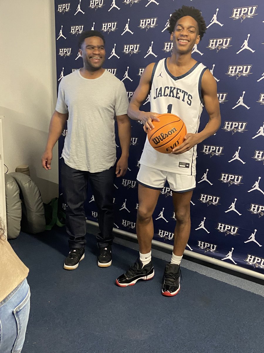 DBucketCole's tweet photo. Really thankful and blessed for the visit and offer to Howard Payne University! @Coach_Ebrom @ndalleh #stingem https://t.co/w1JrTxC5Kf